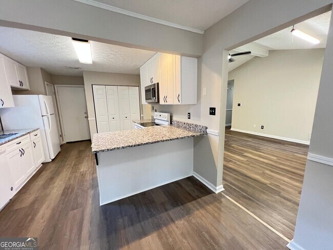 Building Photo - 510 Cornwallis Way