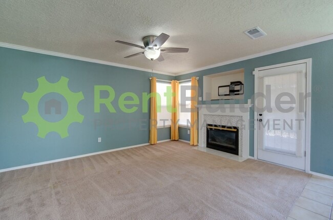 Building Photo - $MOVE IN SPECIAL PRICING$ 999.00 FIRST FULL MONTHS RENT.