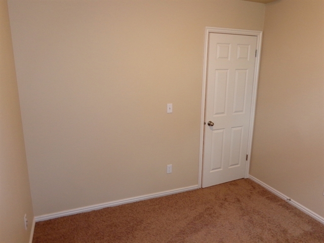 Building Photo - 2964 S Fetzer Dr