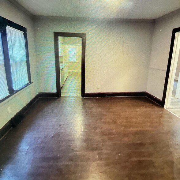 Building Photo - 814 Dover Ave