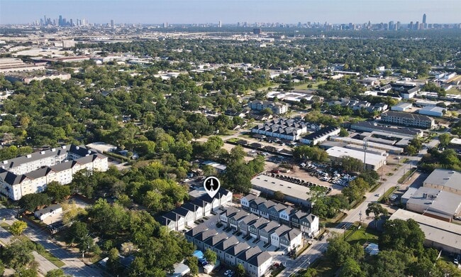 Building Photo - 2054 Johanna Crk Dr