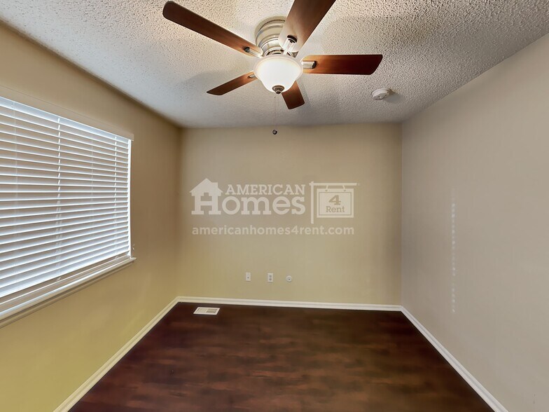 Building Photo - 11468 River Run Pky