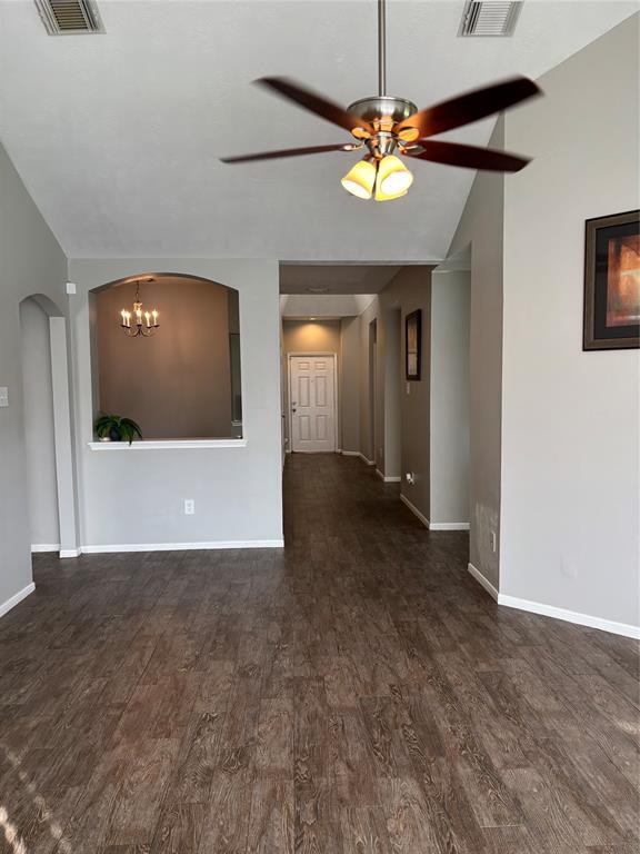 Building Photo - 1702 Oak Ridge Dr