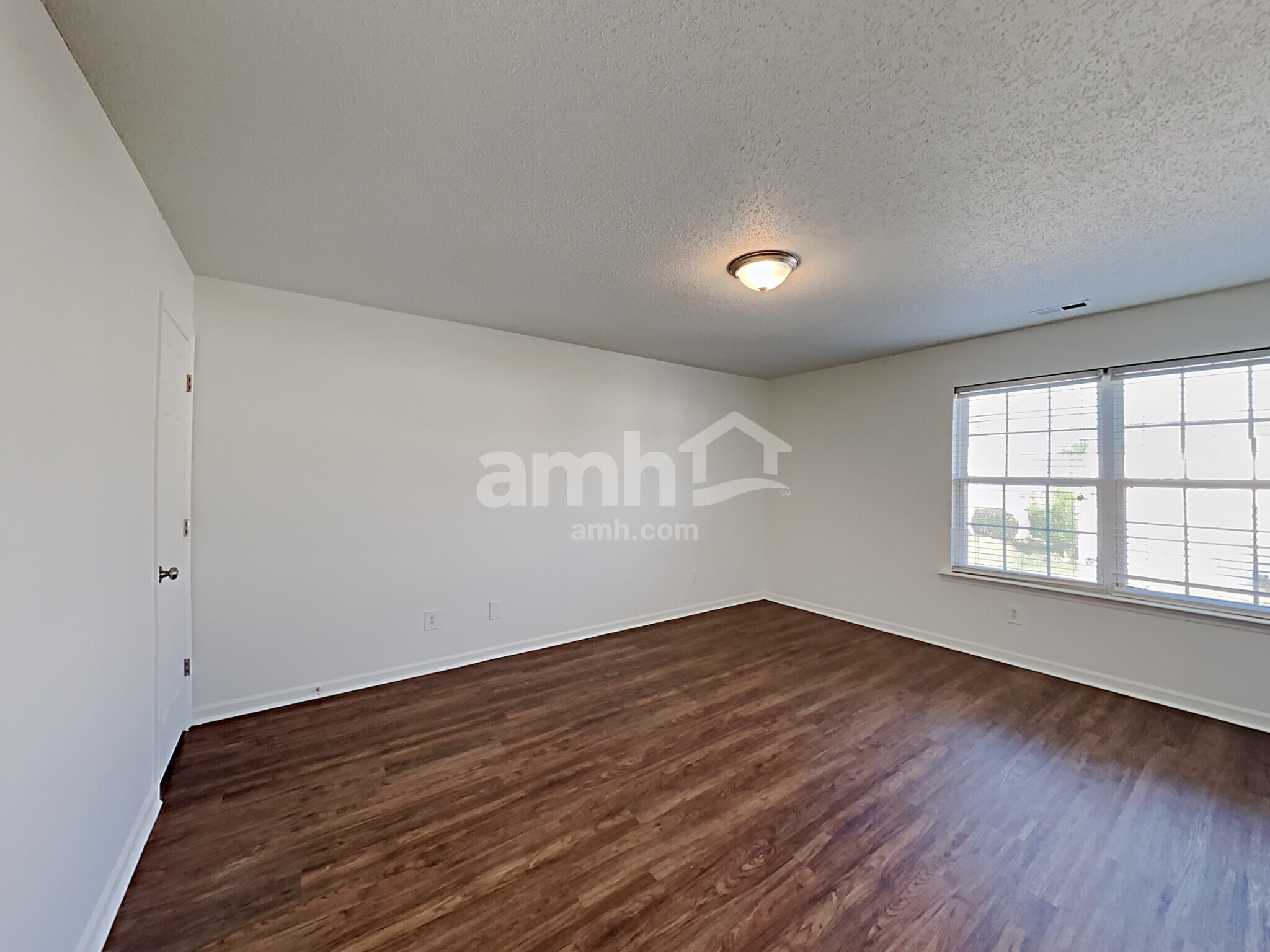 Building Photo - 8017 Wesley Farm Dr