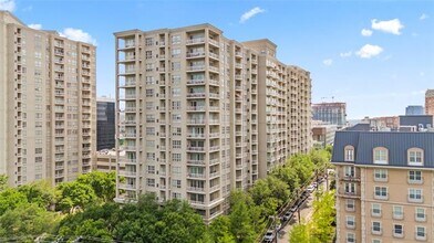 Building Photo - 3225 Turtle Creek Blvd