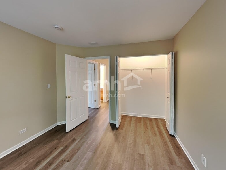 Building Photo - 509 Springbrook Trail N