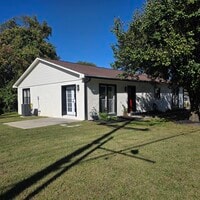 Building Photo - 1718 W Main St