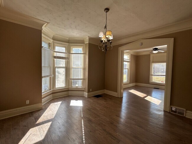 Building Photo - 1415 Pershing Ave