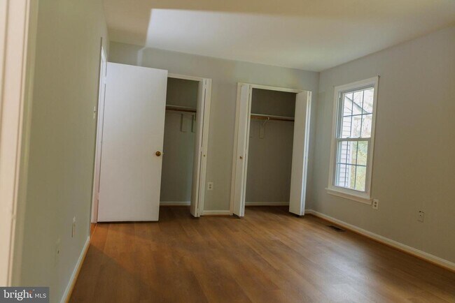 Building Photo - 5631 Hogenhill Terrace