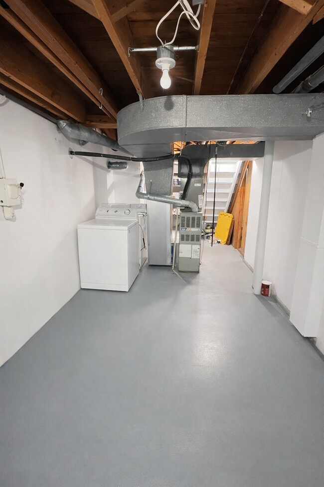 Building Photo - 5608/5610 Malvern Rd