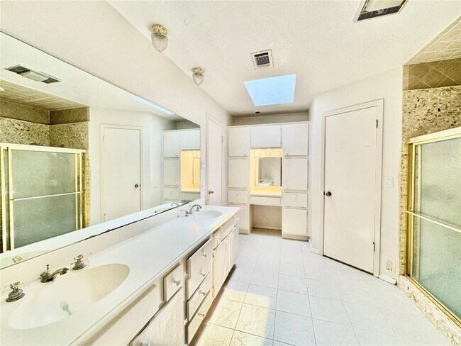 Building Photo - 7743 Portal Dr