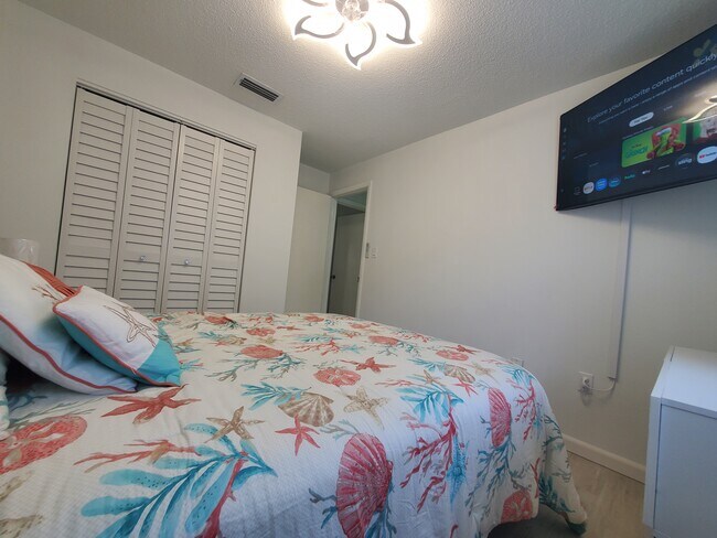 Building Photo - 279 S Brevard Ave