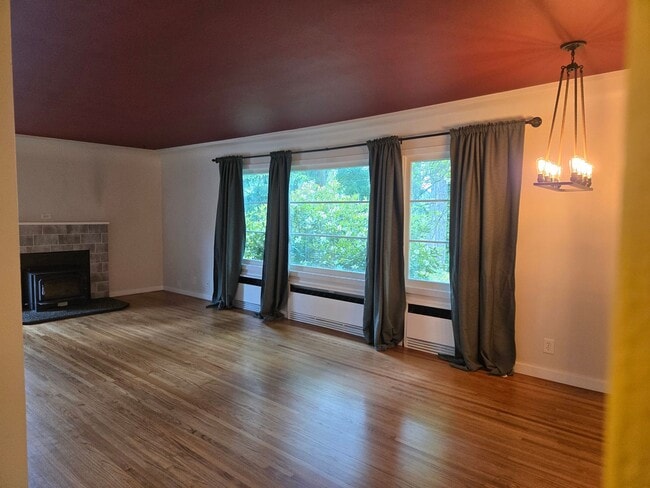Building Photo - Spacious Single-Story 3 Bed / 2 Bath Home in Federal Way