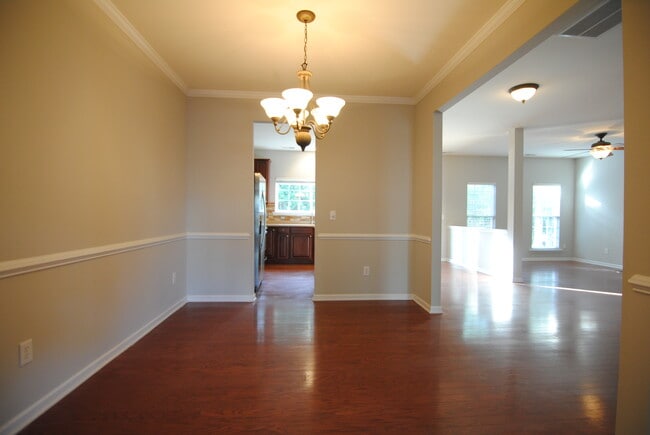 Building Photo - 10722 Edmundson Ave