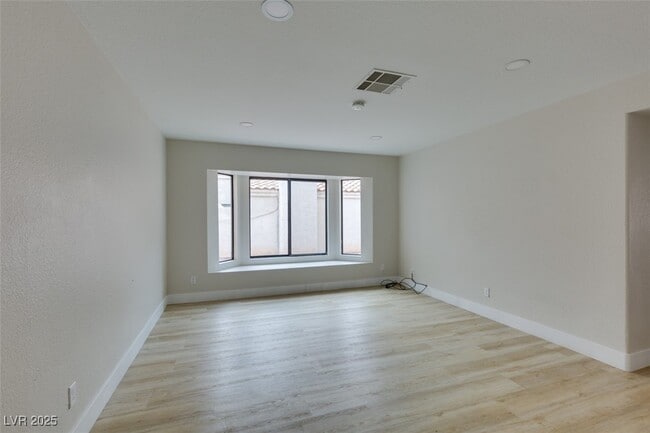 Building Photo - 2337 Chatfield Dr