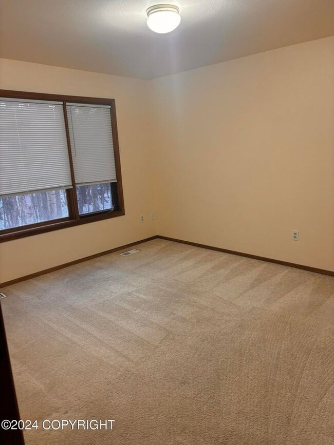 Building Photo - 2 Bed / 2 Bath Condo With Washer & Dryer i...