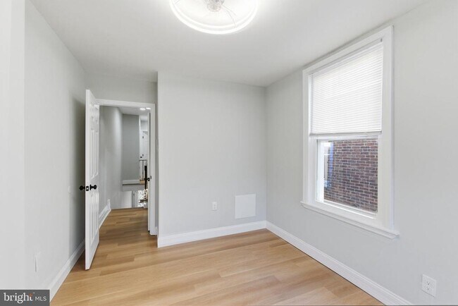 Building Photo - 2125 N 28th St