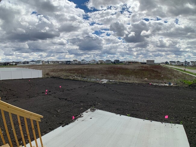 Building Photo - 3 Bed 2.5 Bath Single Family Home