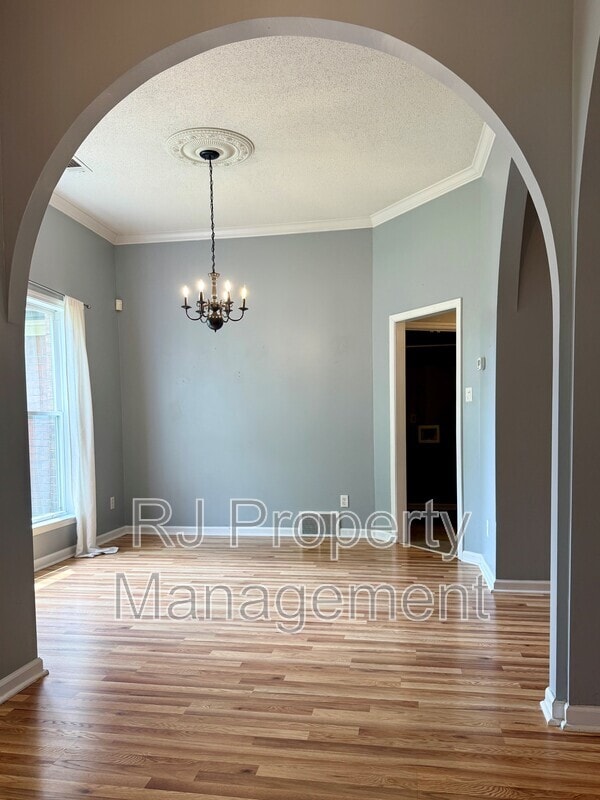 Building Photo - 6095 E Everett Hill Cir