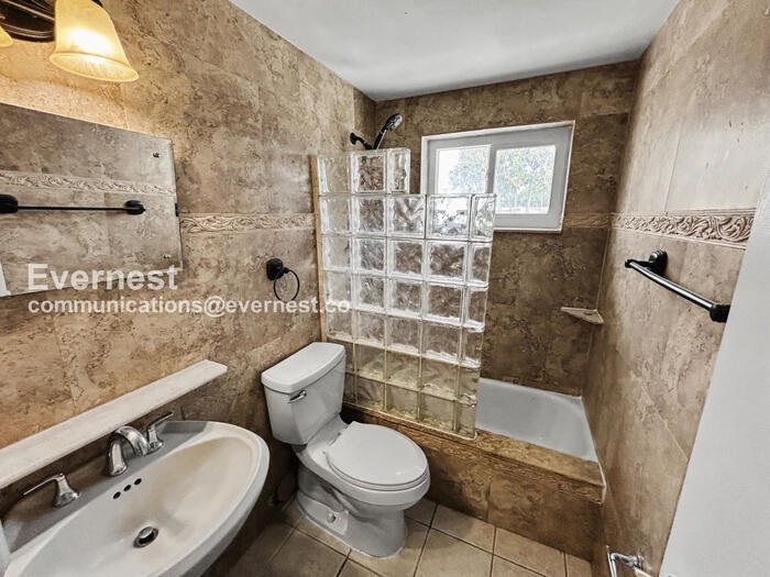 Building Photo - 2412 Arcadia Rd