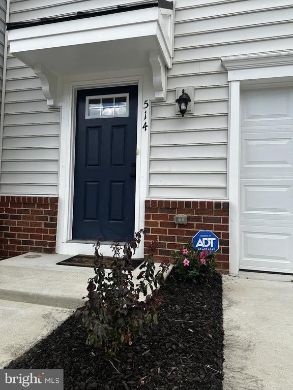 Building Photo - 514 Landing Dr