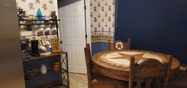 Building Photo - 17018 Water Oak Dr