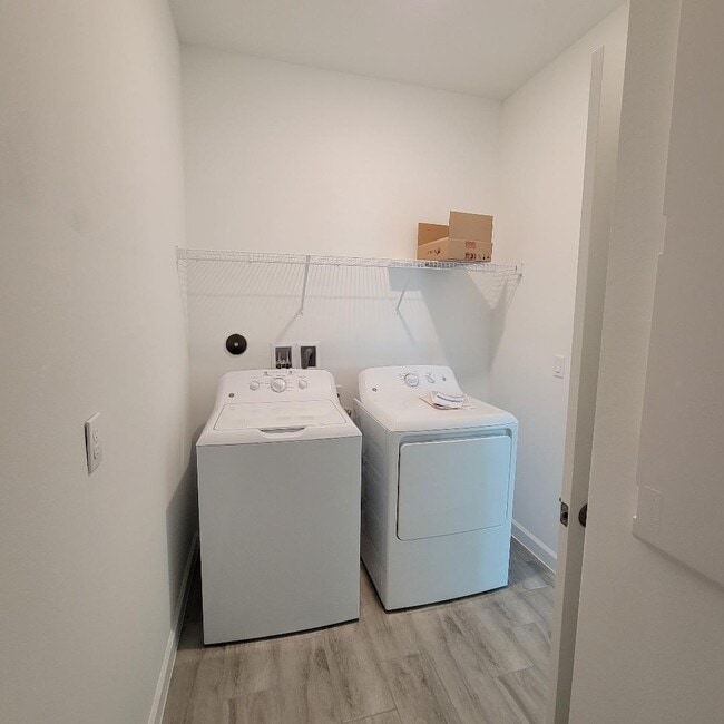 Building Photo - 8978 Zevon Ct