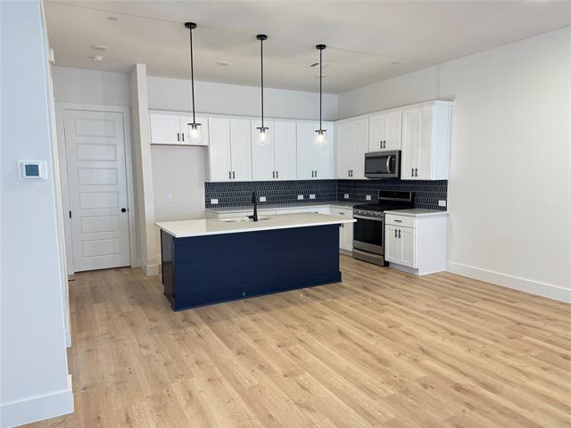 Primary Photo - 1313 Eureka Spgs St