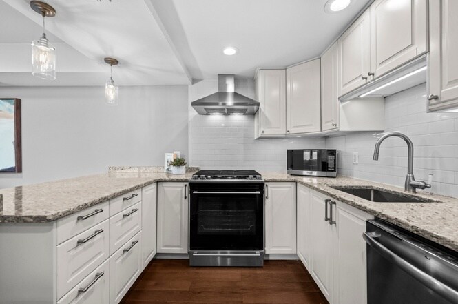 Building Photo - 700 7th St SW