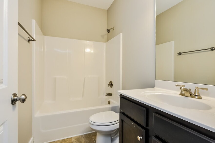 Building Photo - 75 Wood Green Dr