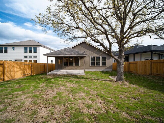 Building Photo - 136 Caterpillar Ln