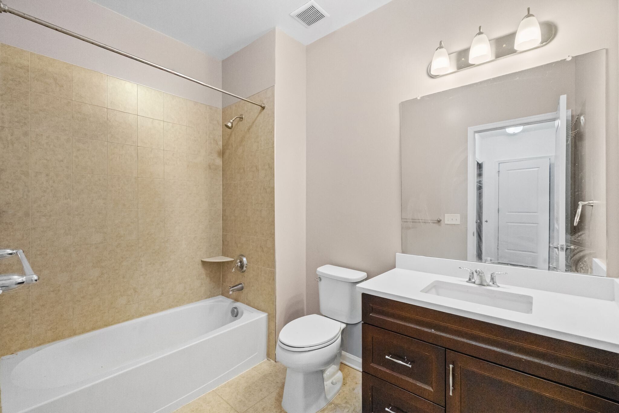 Building Photo - 205 Roosevelt Dr