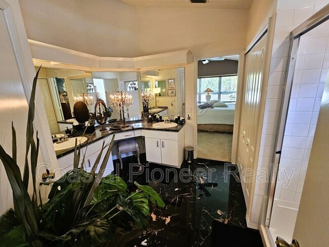 Building Photo - 4521 Gulfwinds Dr