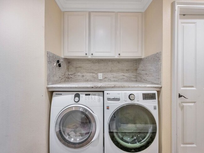 Building Photo - 29600 Island View Dr