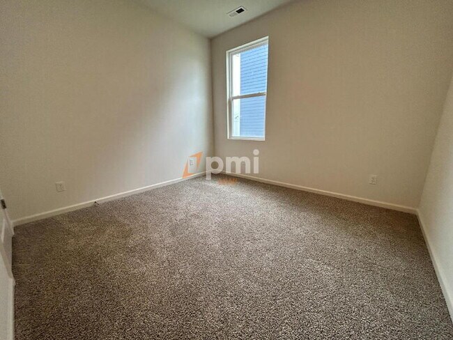 Building Photo - 10360 Blaine St