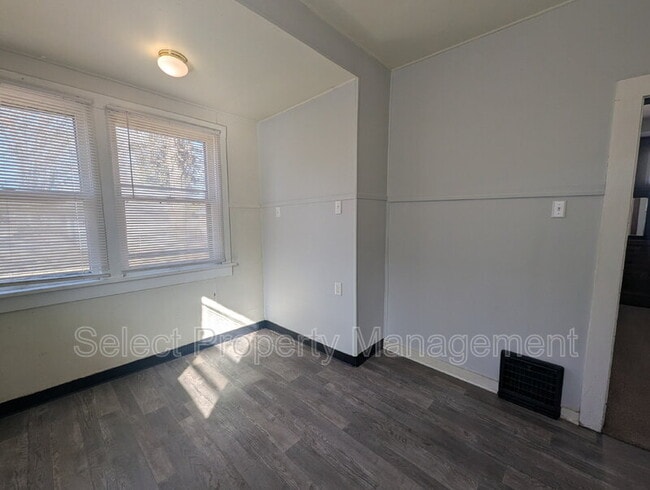 Building Photo - 3526 Smith St