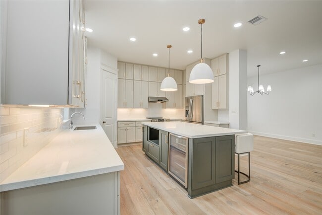 Building Photo - 5002 Eigel St