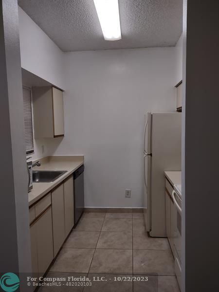 Building Photo - 671 Cypress Lake Blvd
