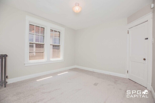 Building Photo - 516 Radnor St