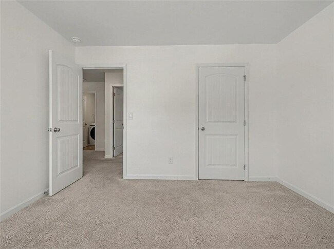 Building Photo - 477 Starbuck Parkway