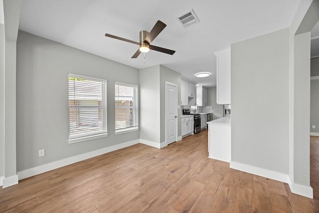 Building Photo - 3916 Kennon St