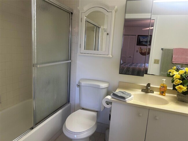 Building Photo - 3405 Bimini Ln