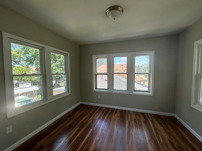 Building Photo - 459 9th St