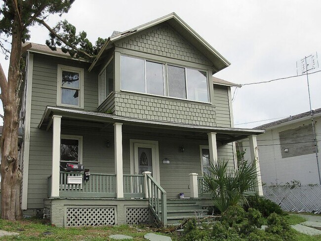 Primary Photo - 232 N Peninsula Dr