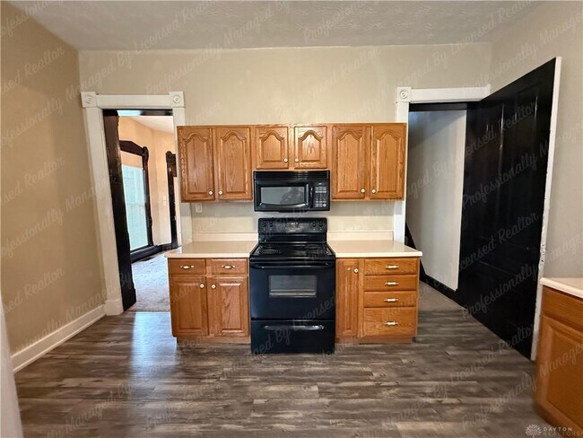 Building Photo - 227 James St