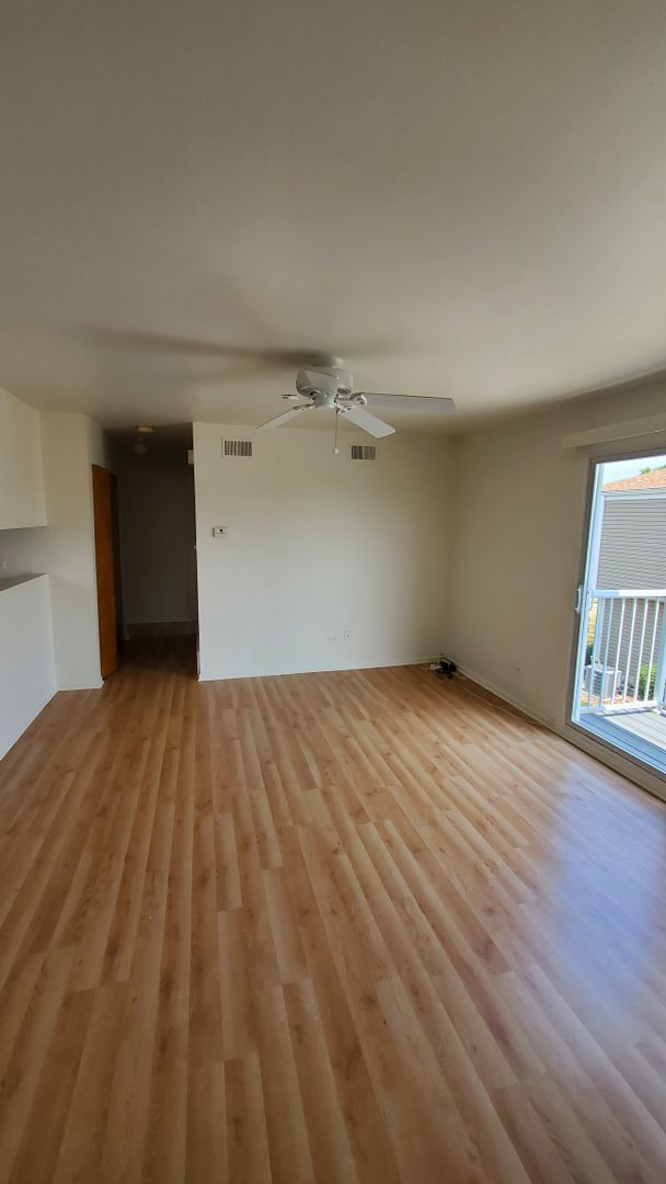 Building Photo - Tinley Park Condo