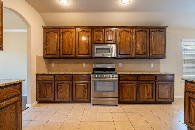 Building Photo - 1112 Hiddencreek Dr