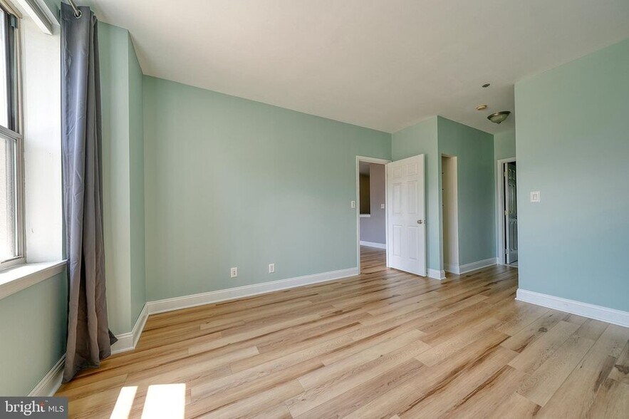Building Photo - 1200 Braddock Pl