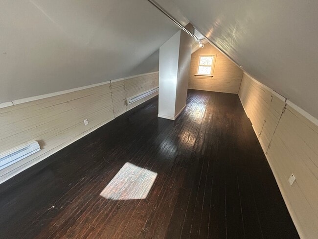 Building Photo - Private 3-Bedroom home in East Hills