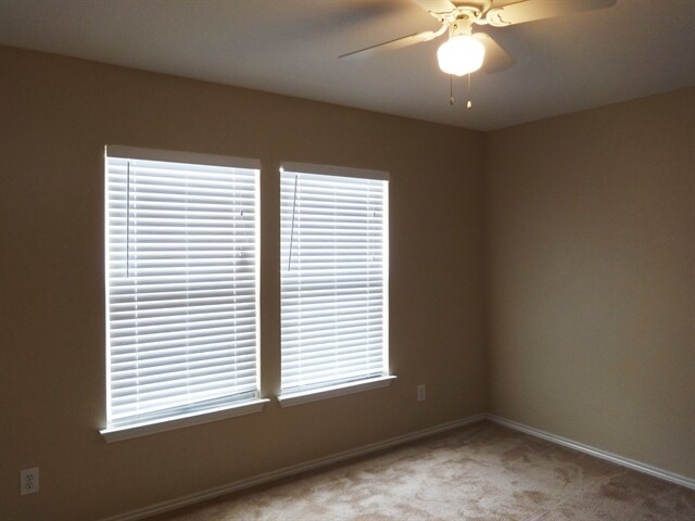 Building Photo - 7835 Cortland Oak